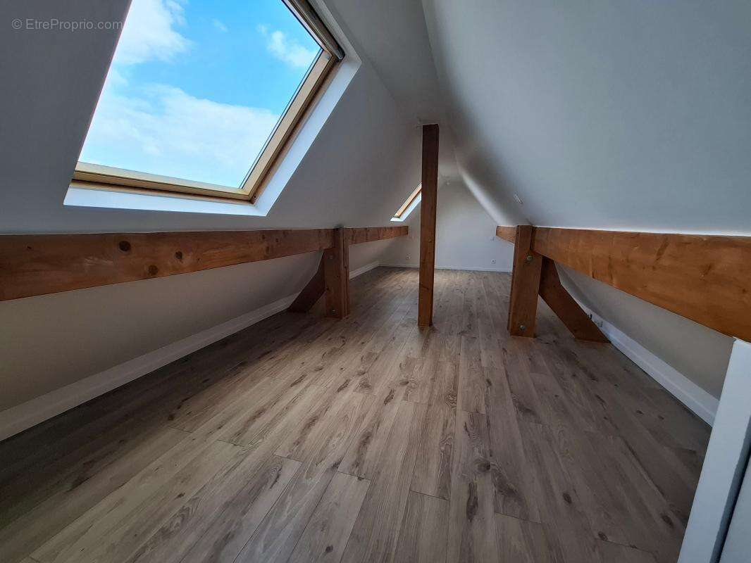 Maison à CUISE-LA-MOTTE