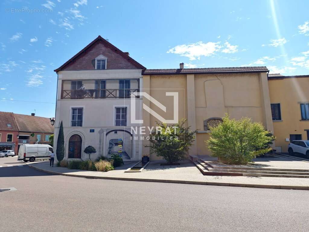 Appartement à TOULON-SUR-ARROUX