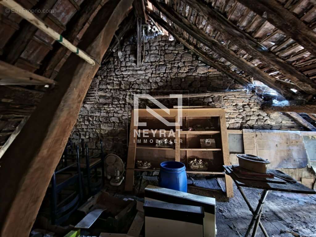 Appartement à TOULON-SUR-ARROUX