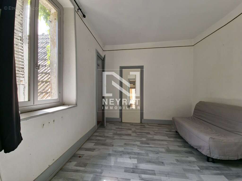 Appartement à TOULON-SUR-ARROUX