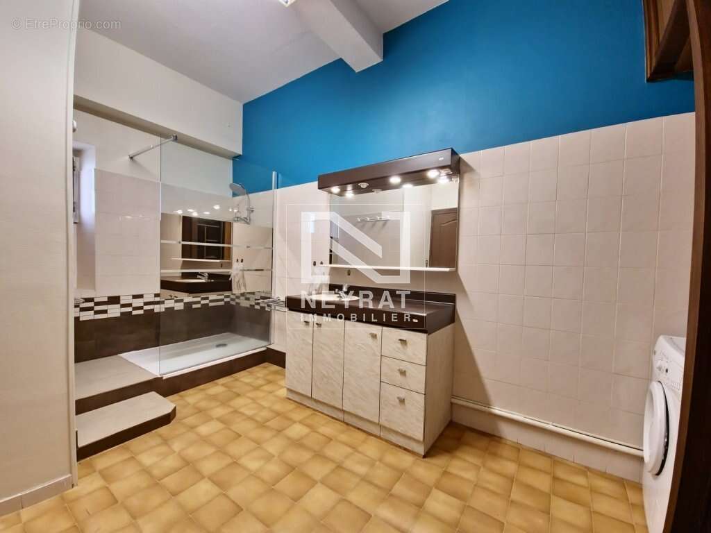 Appartement à TOULON-SUR-ARROUX