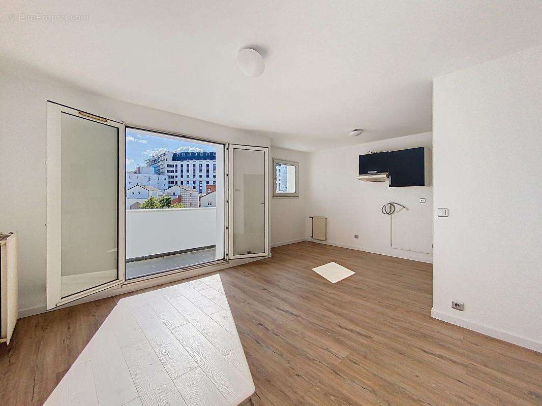 Appartement à MONTIGNY-LE-BRETONNEUX