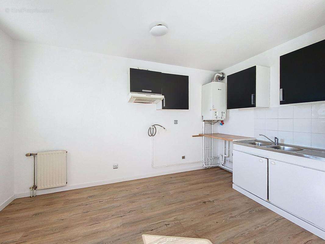Appartement à MONTIGNY-LE-BRETONNEUX