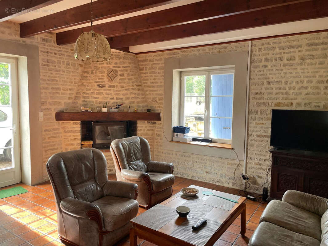 Maison à CHEF-BOUTONNE