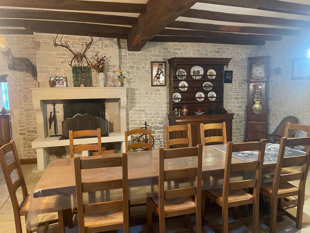 Maison à CHEF-BOUTONNE