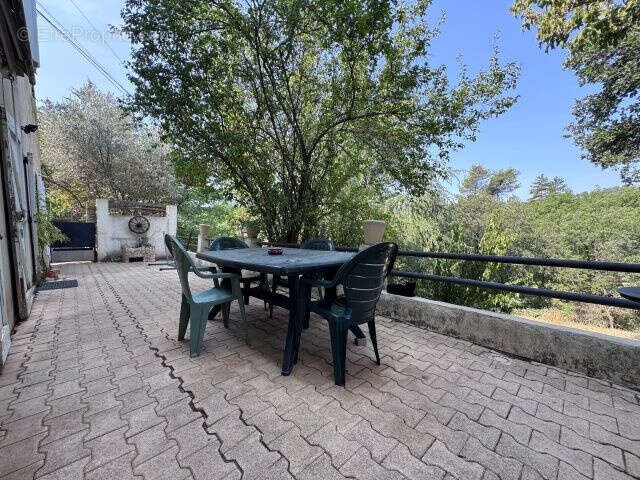 Appartement à MIRABEAU