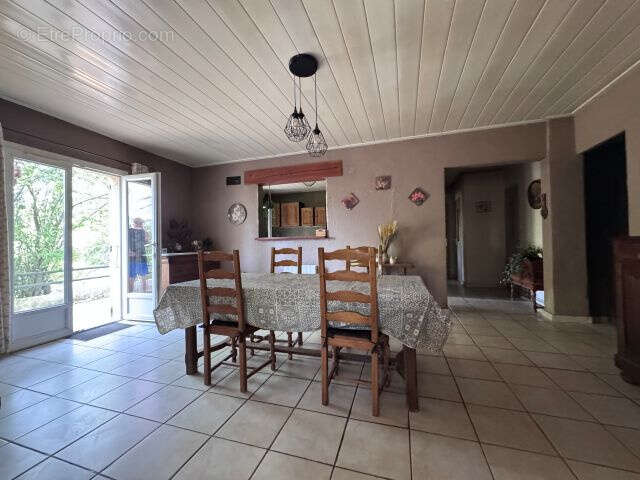 Appartement à MIRABEAU