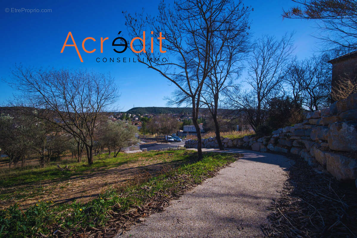 Appartement à VAILHAUQUES