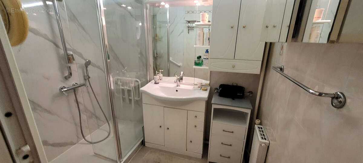 Appartement à VALLAURIS