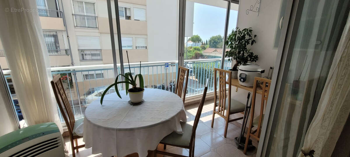 Appartement à VALLAURIS