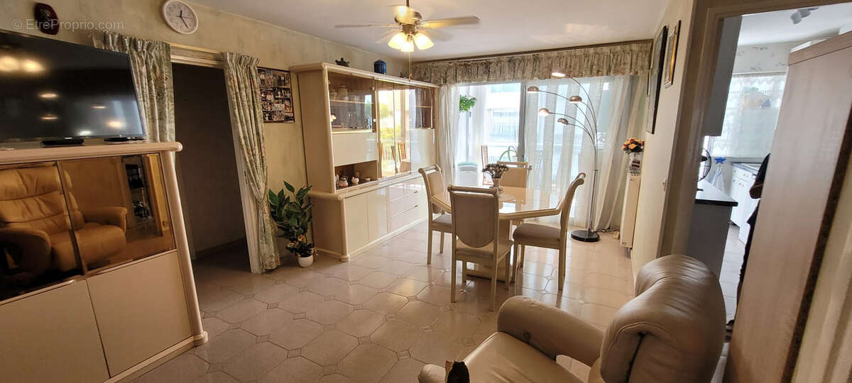 Appartement à VALLAURIS