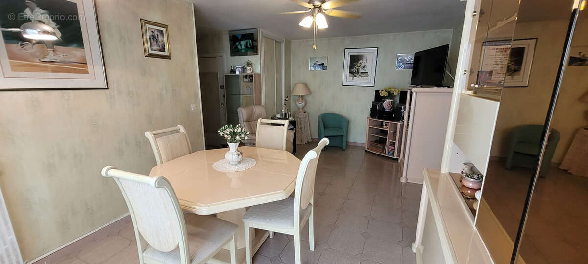 Appartement à VALLAURIS