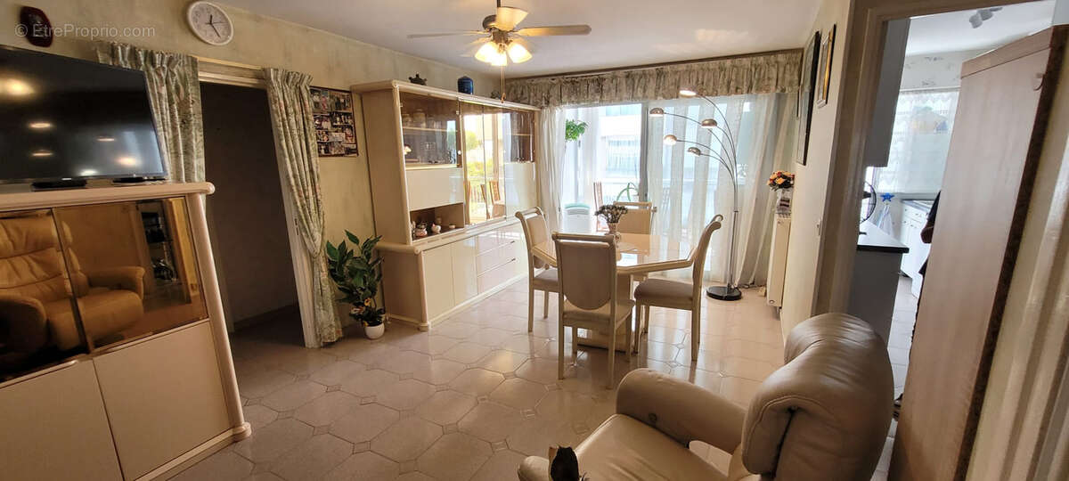 Appartement à VALLAURIS