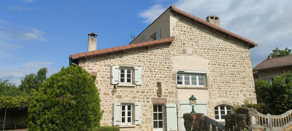 Maison à SAINT-MAURICE-EN-GOURGOIS
