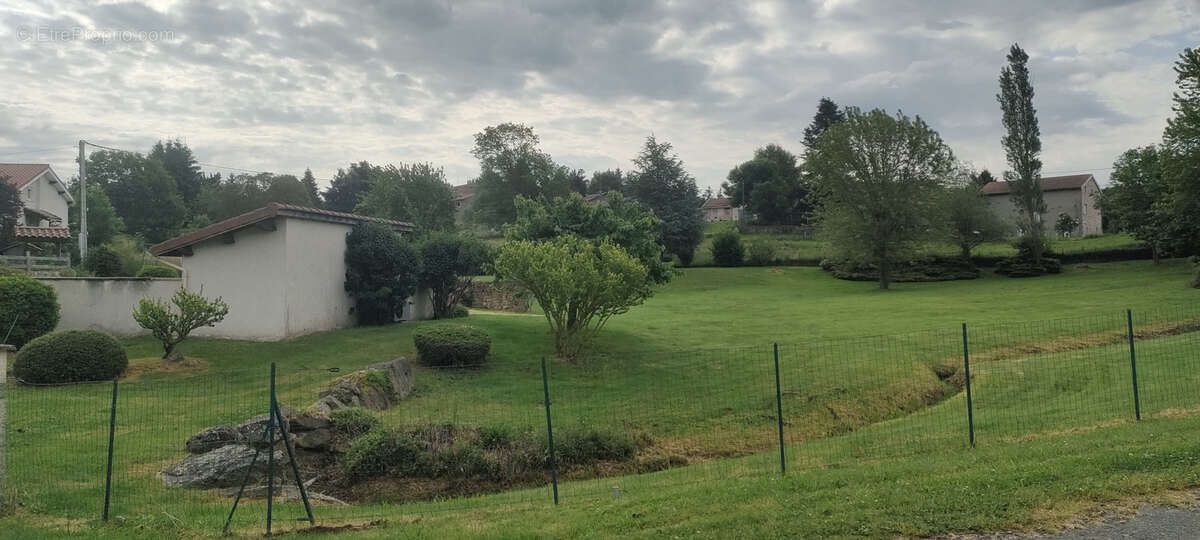 Maison à SAINT-MAURICE-EN-GOURGOIS