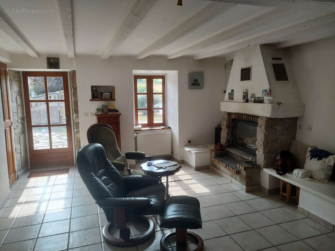 Maison à SAINT-MAURICE-EN-GOURGOIS