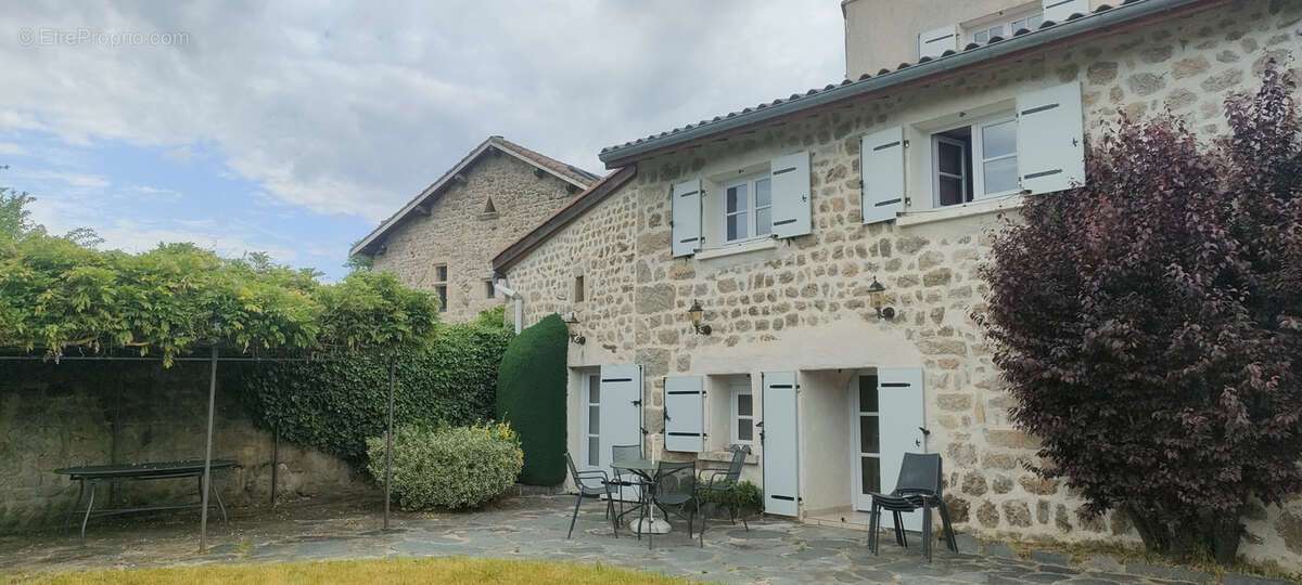 Maison à SAINT-MAURICE-EN-GOURGOIS