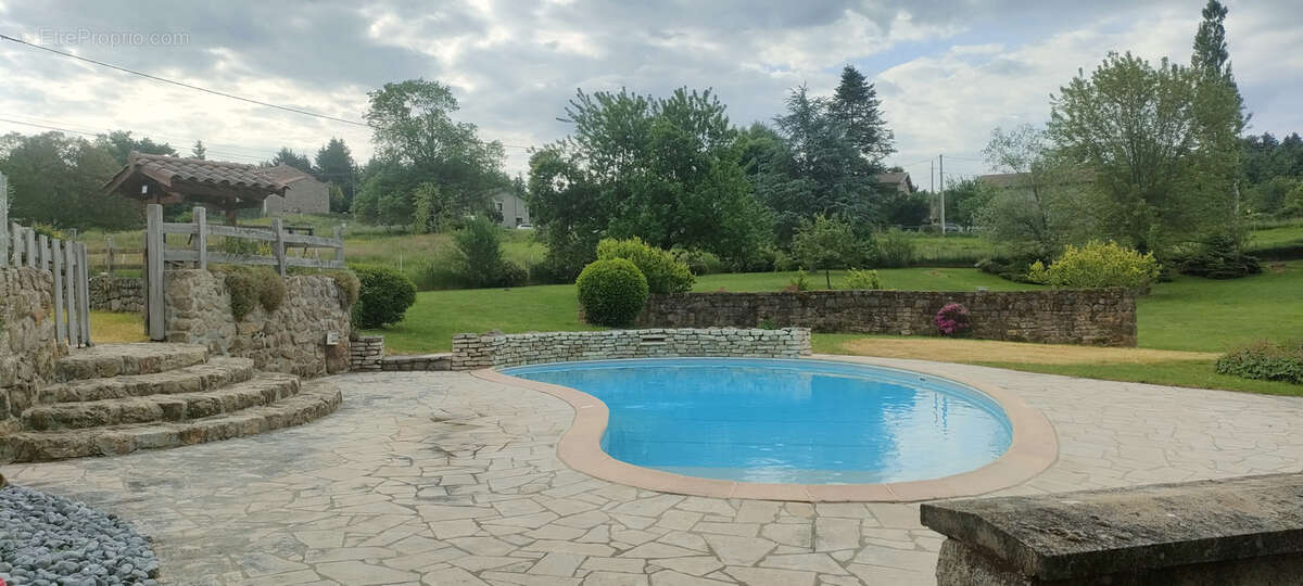 Maison à SAINT-MAURICE-EN-GOURGOIS