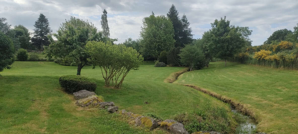 Maison à SAINT-MAURICE-EN-GOURGOIS