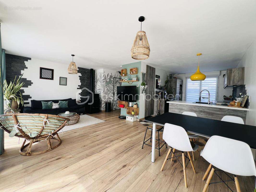 Maison à SAINT-GERMAIN-LES-ARPAJON