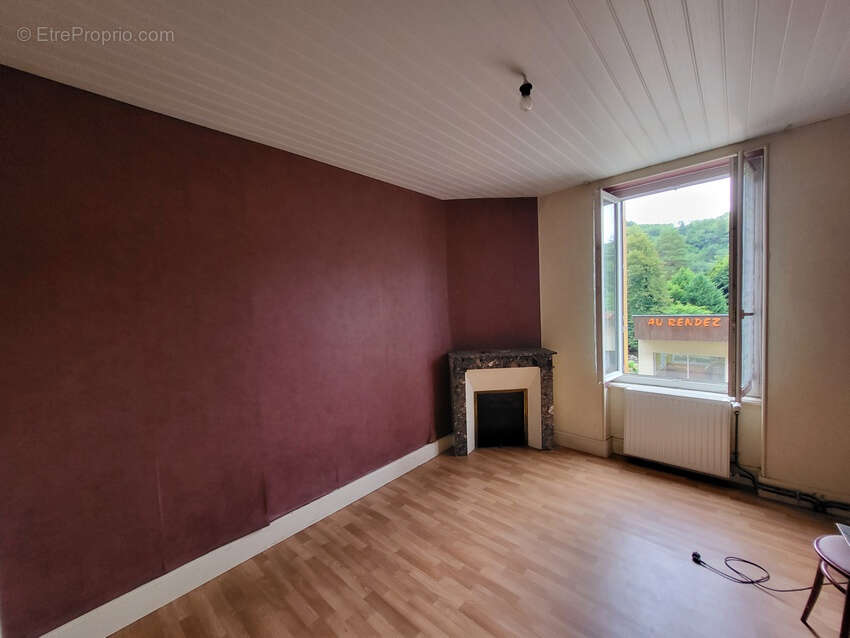 Maison à CHATEAUNEUF-LES-BAINS