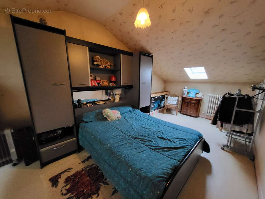 Maison à CHATEAUNEUF-LES-BAINS