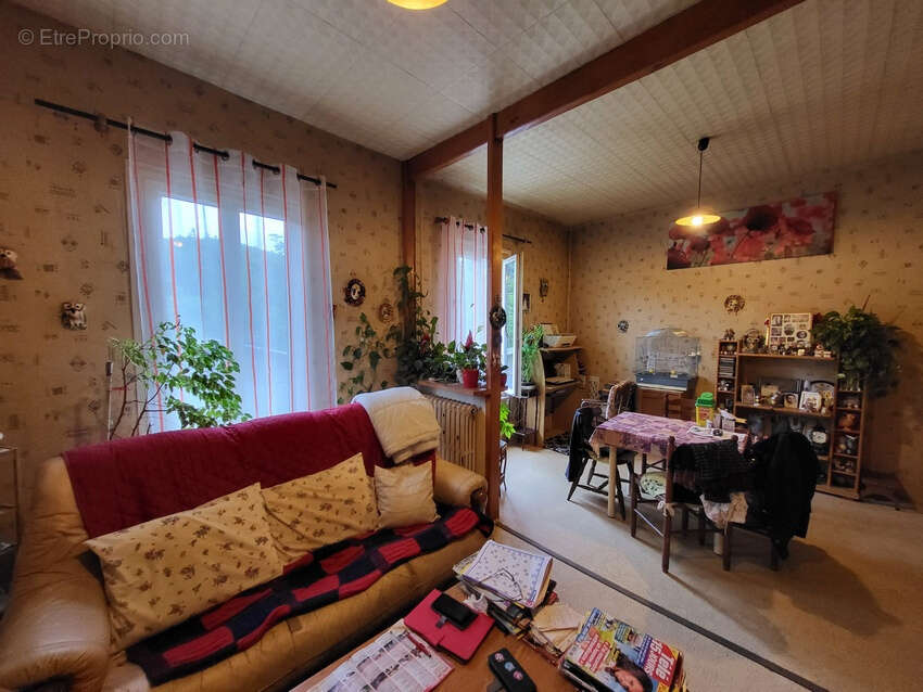 Maison à CHATEAUNEUF-LES-BAINS