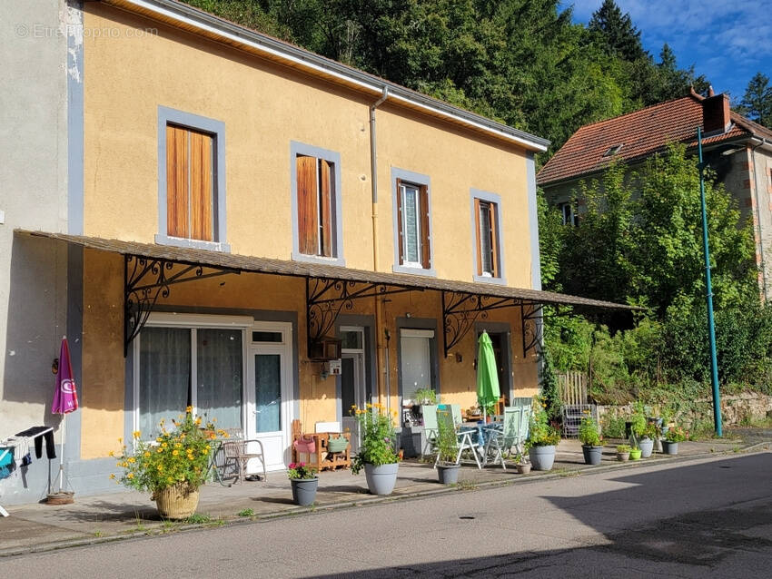 Maison à CHATEAUNEUF-LES-BAINS