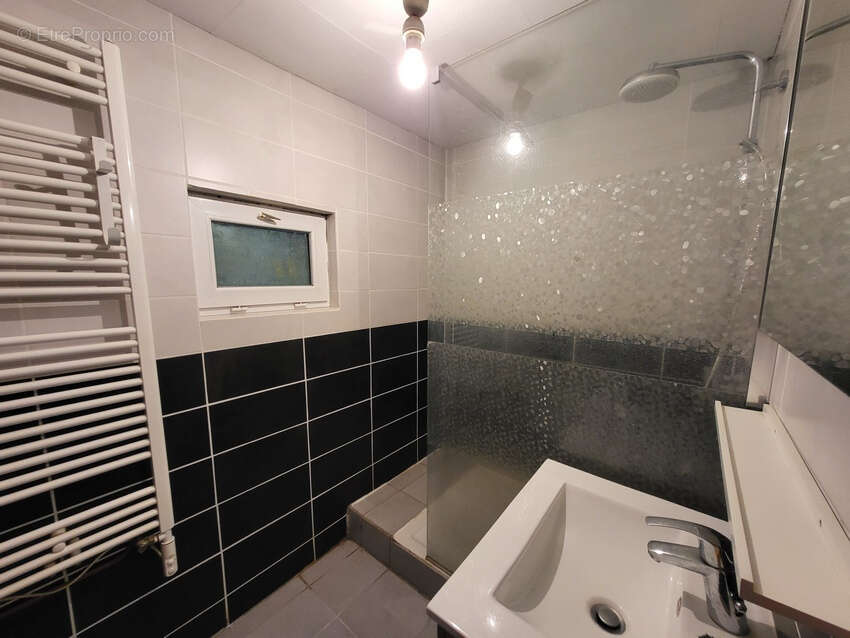 Maison à CHATEAUNEUF-LES-BAINS