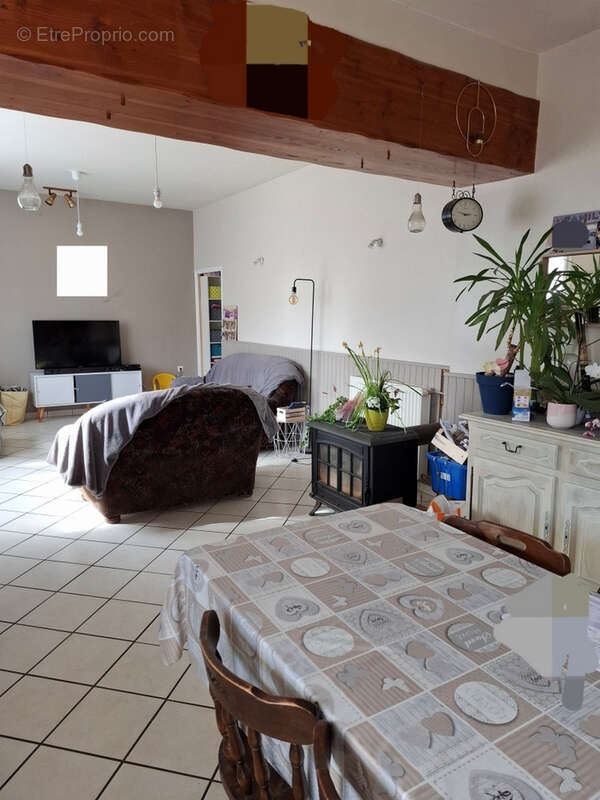 Maison à CHATEAUNEUF-LES-BAINS