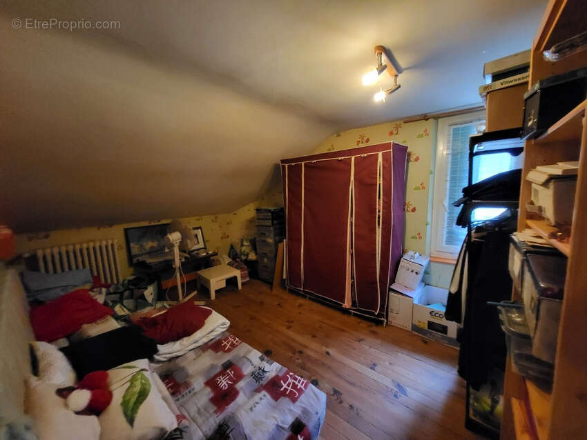 Maison à CHATEAUNEUF-LES-BAINS