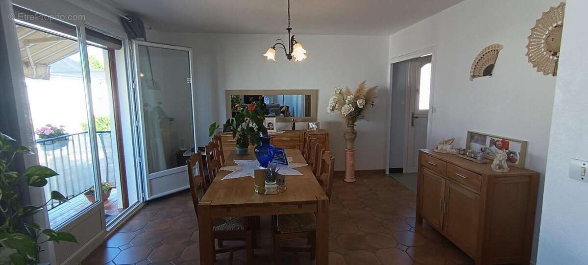 Maison à VARENNES-VAUZELLES