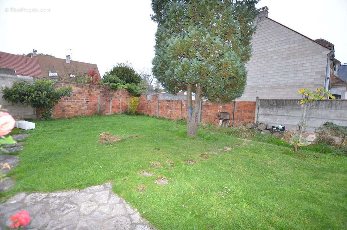 Appartement à SAINTE-GENEVIEVE-DES-BOIS