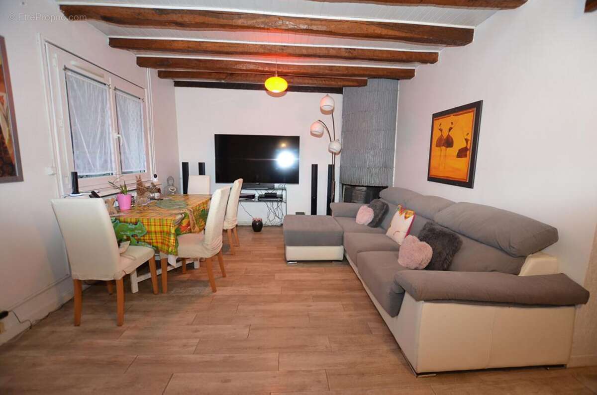 Appartement à SAINTE-GENEVIEVE-DES-BOIS