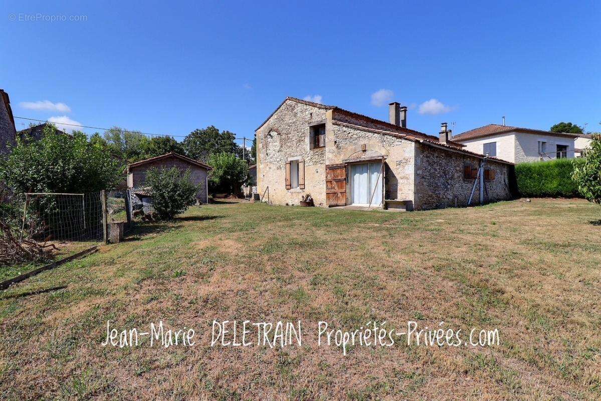 Maison à LA ROQUILLE