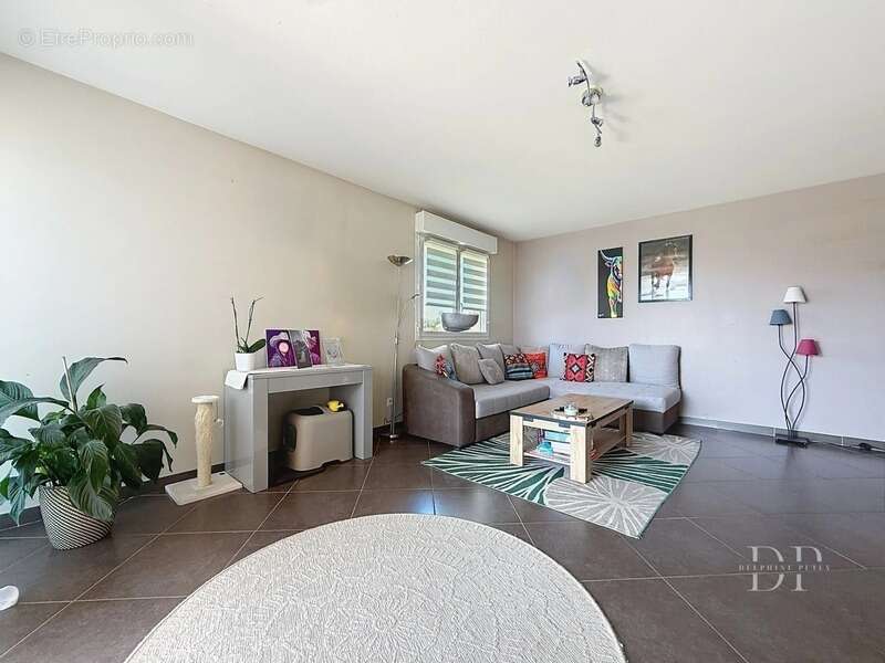 Appartement à SCIENTRIER