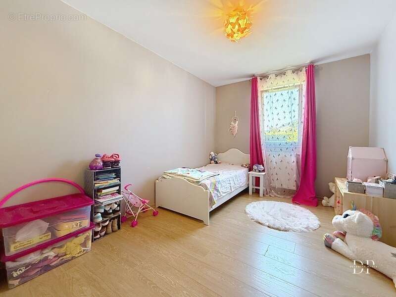 Appartement à SCIENTRIER