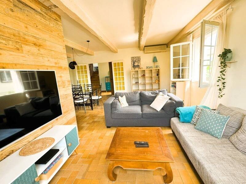 Maison à SAINT-MARTIN-DE-VALGALGUES