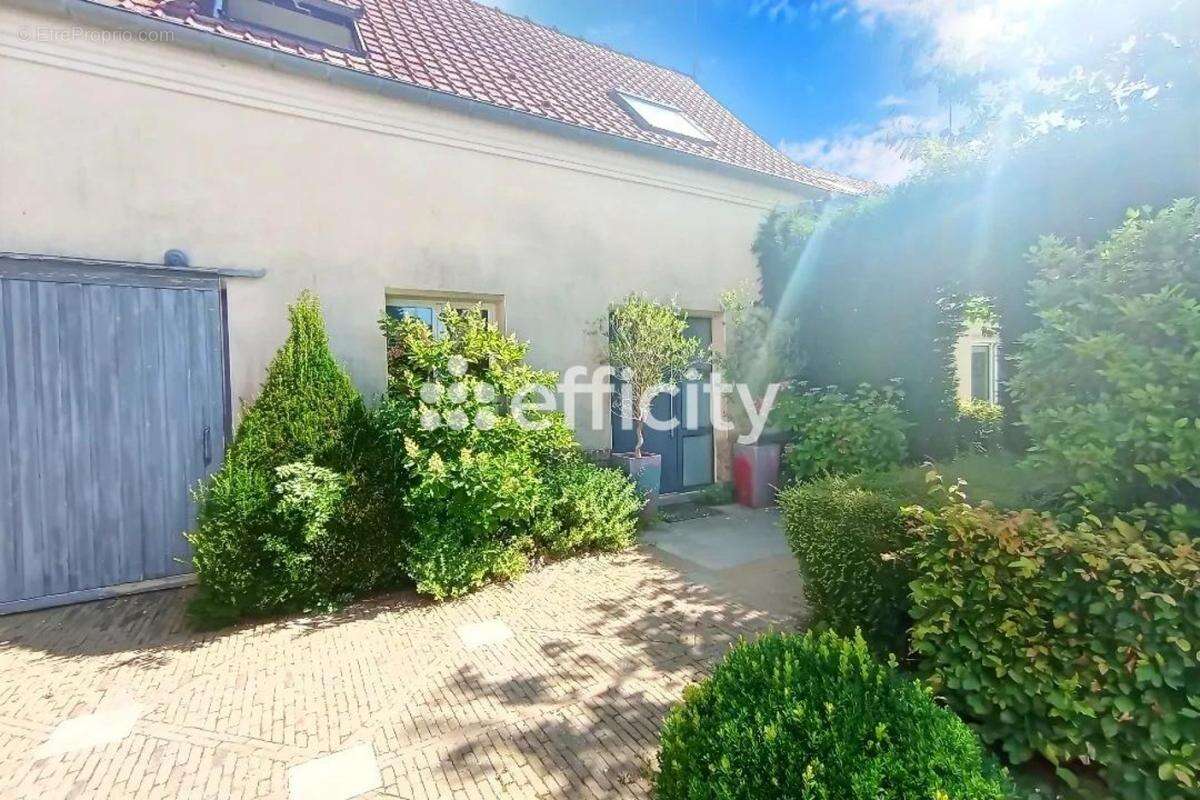 Maison à MAIZICOURT