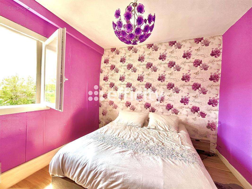 Maison à VILLENEUVE-SAINT-GERMAIN