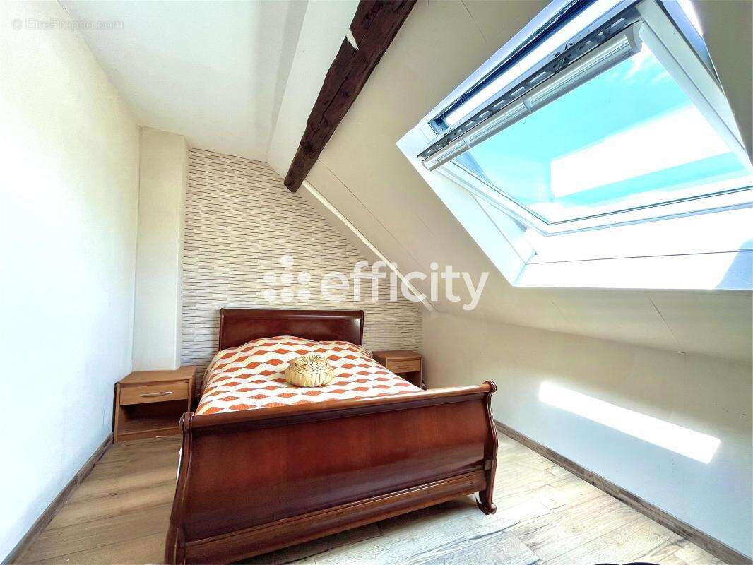 Maison à VILLENEUVE-SAINT-GERMAIN