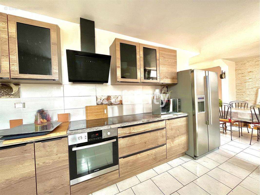 Maison à VILLENEUVE-SAINT-GERMAIN