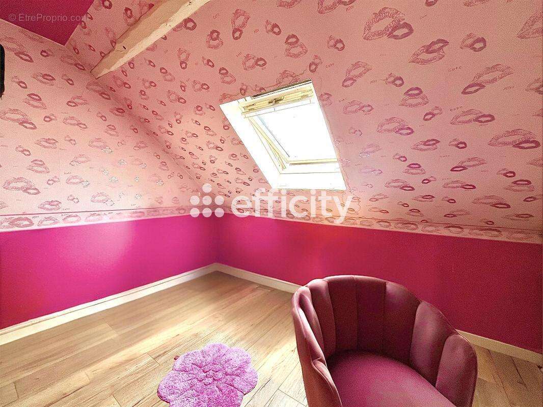 Maison à VILLENEUVE-SAINT-GERMAIN