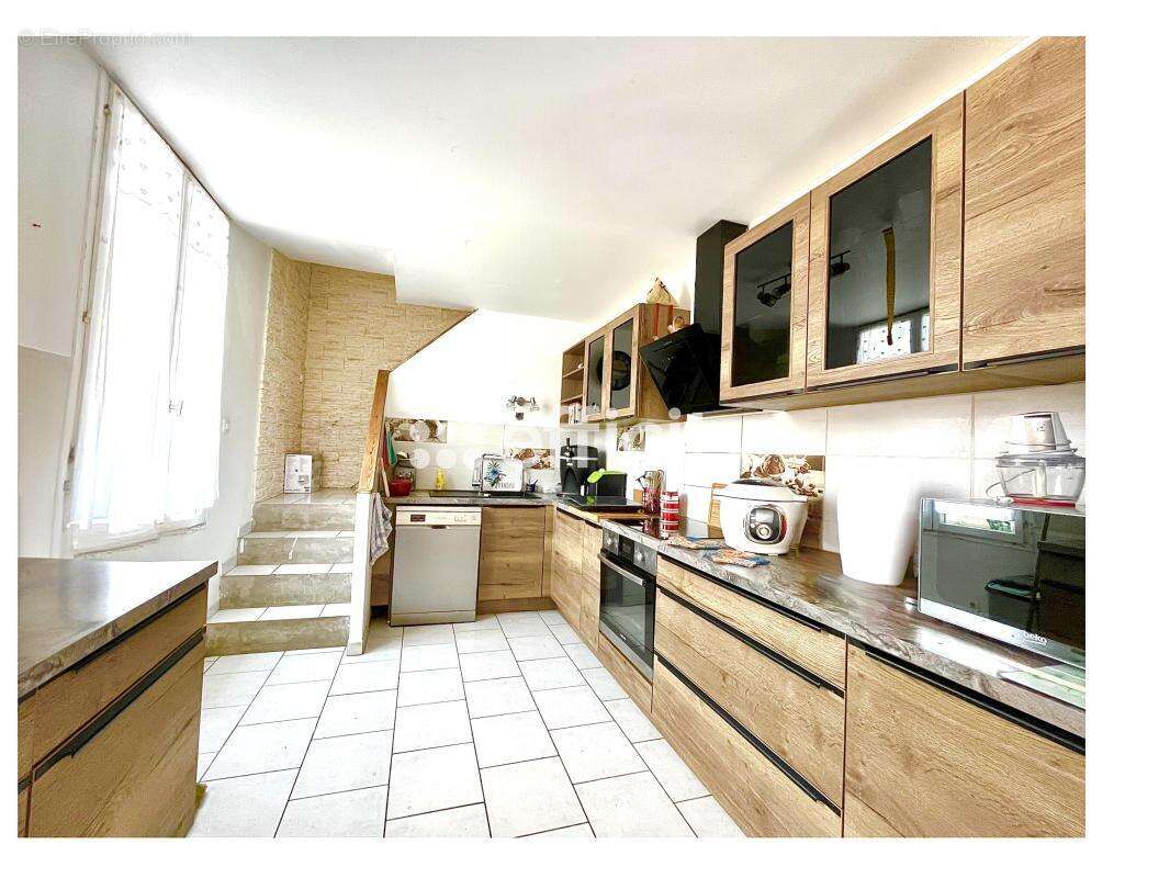 Maison à VILLENEUVE-SAINT-GERMAIN