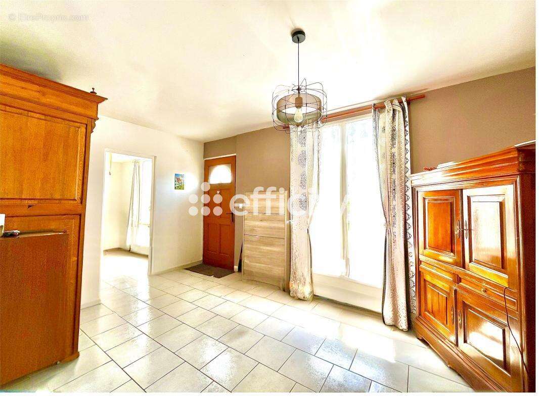 Maison à VILLENEUVE-SAINT-GERMAIN