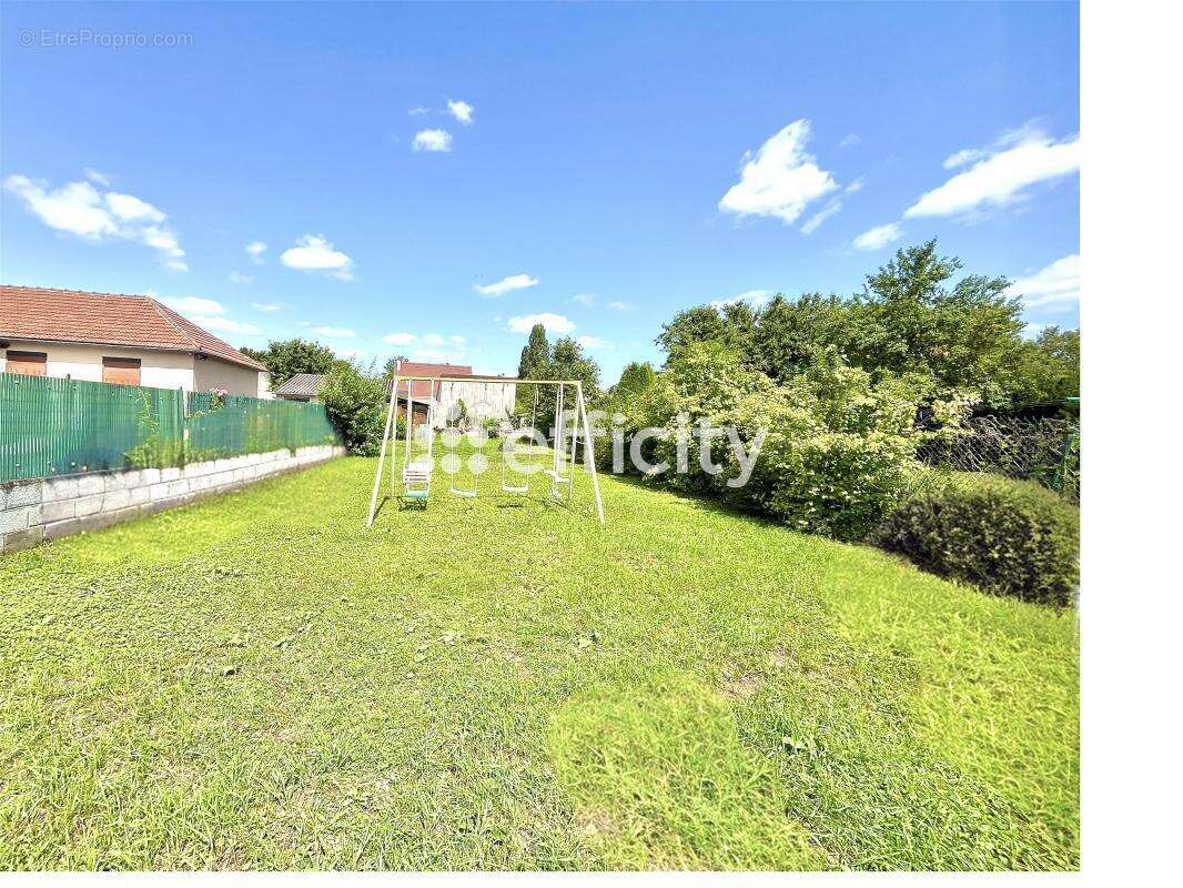 Maison à VILLENEUVE-SAINT-GERMAIN