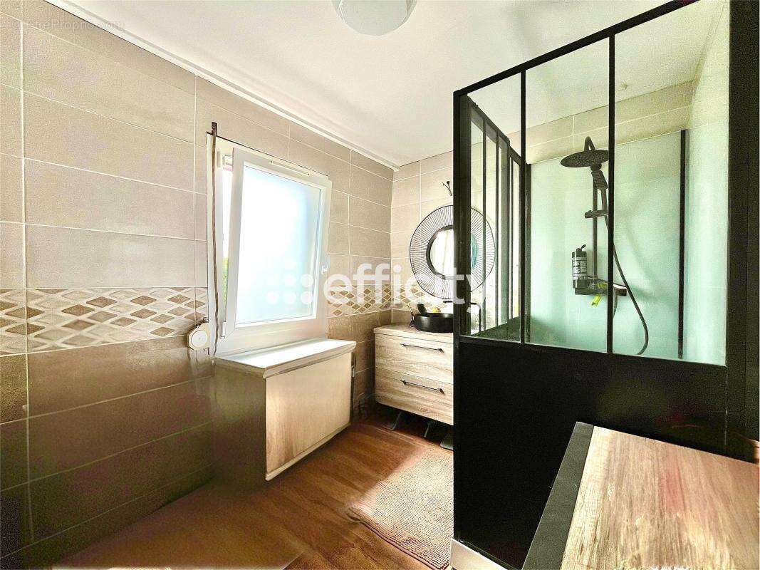 Maison à VILLENEUVE-SAINT-GERMAIN