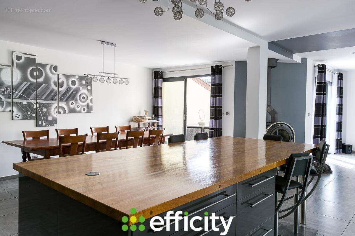 Appartement à SAINT-ROMAIN-EN-GAL