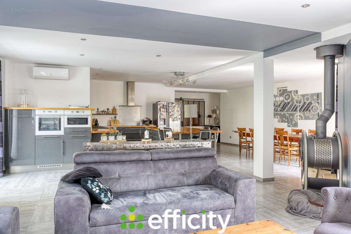 Appartement à SAINT-ROMAIN-EN-GAL