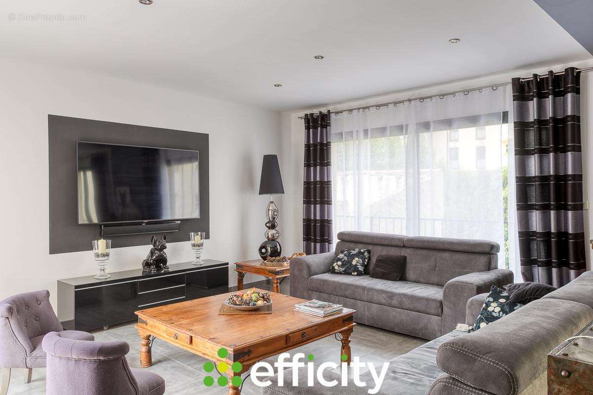 Appartement à SAINT-ROMAIN-EN-GAL